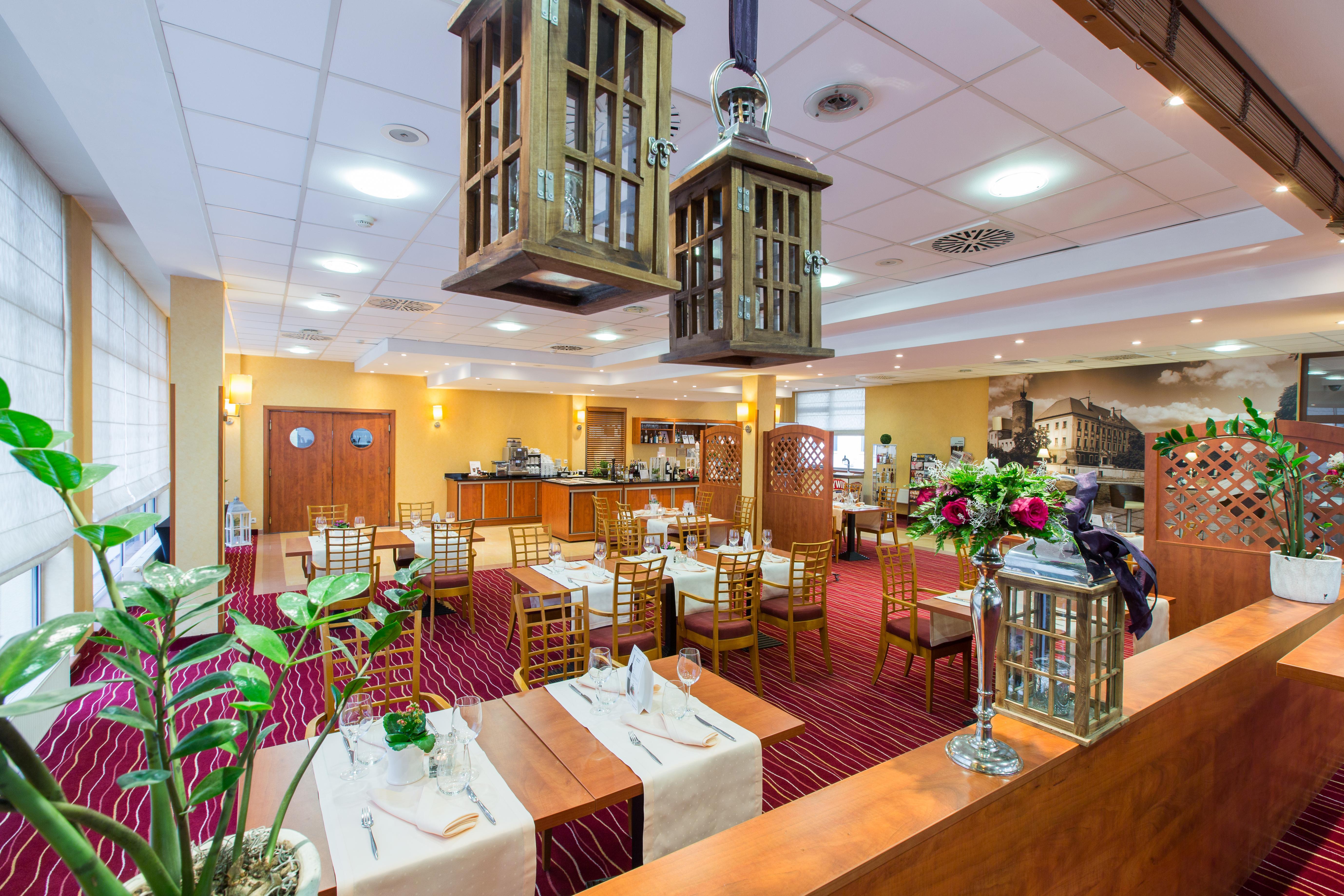 格沃古夫库布斯格利维酒店 Głogów 外观 照片